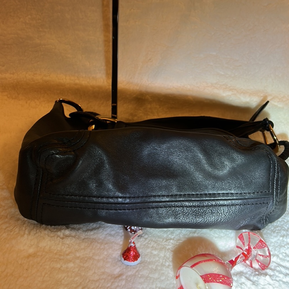 Michael Kors purse - Picture 4 of 6